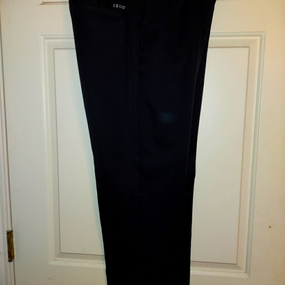 Izod microfiber golf pants, black in good used condition.  32 waist x 30 inseam.